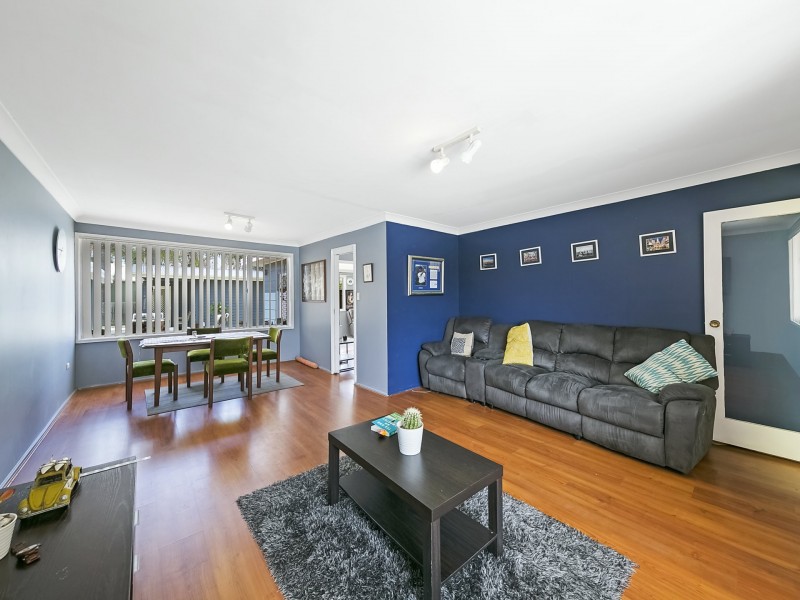 41 Kathleen White Crescent, Killarney Vale NSW 2261