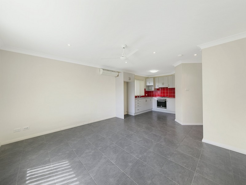 41 Kathleen White Crescent, Killarney Vale NSW 2261