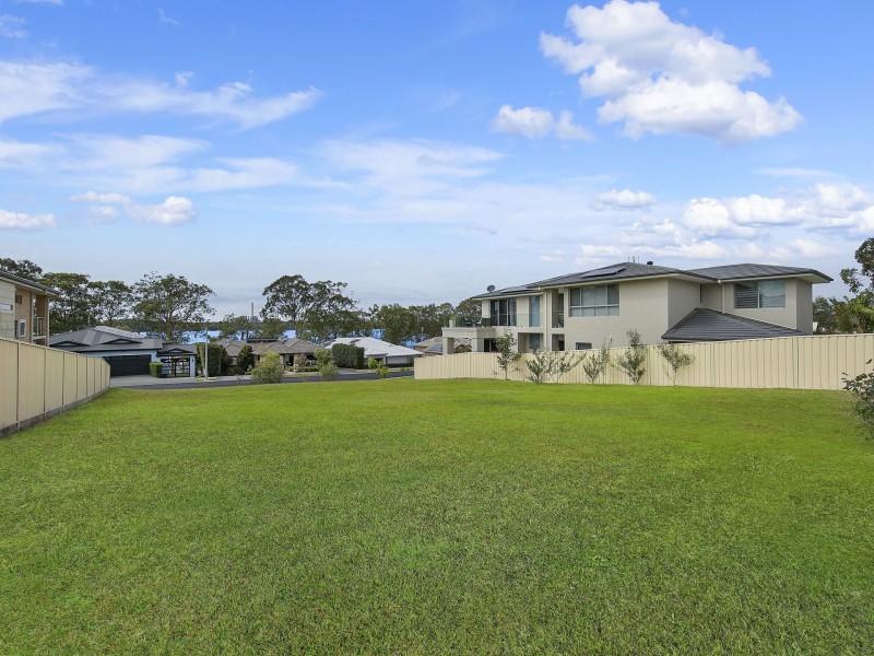 18 Mulwala Drive, Wyee Point NSW 2259