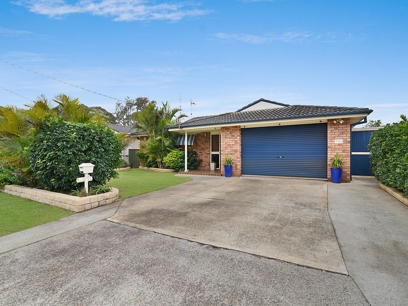 6 Noela Place, Budgewoi NSW 2262