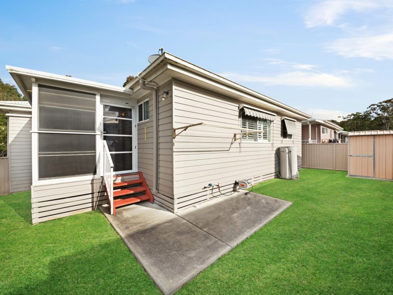 210/2 Saliena Avenue, Lake Munmorah NSW 2259