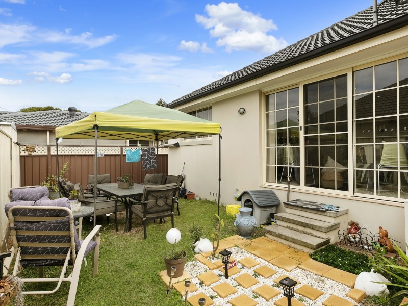 9/2-4 Lake Street, Budgewoi NSW 2262