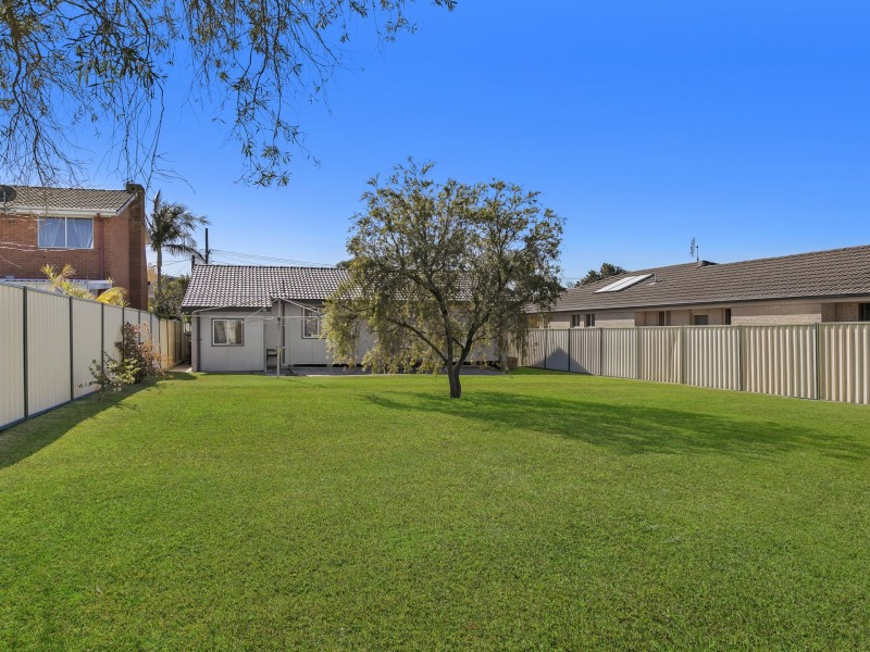 66 Manuka Parade, Gorokan NSW 2263