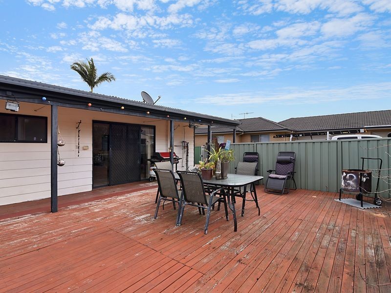 11 Robson Avenue, Gorokan NSW 2263