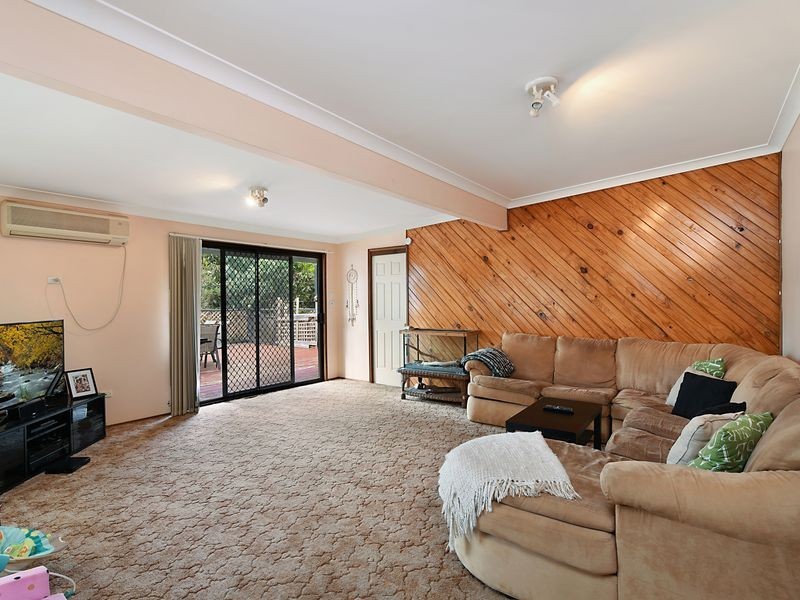 11 Robson Avenue, Gorokan NSW 2263