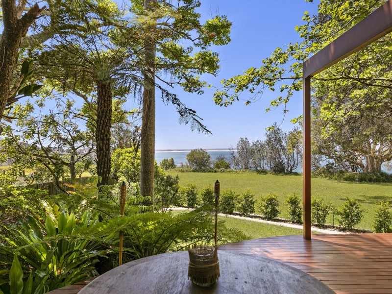 1 Henderson Street, Norah Head NSW 2263