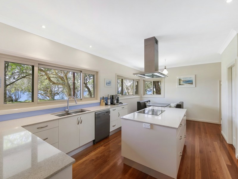 1 Henderson Street, Norah Head NSW 2263