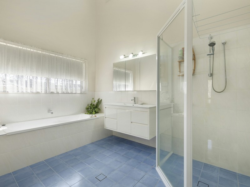 1 Henderson Street, Norah Head NSW 2263