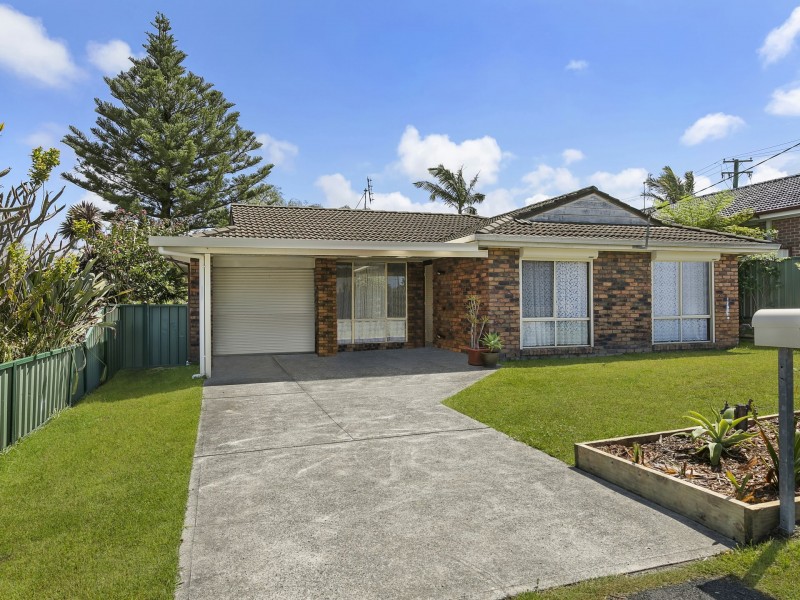 52 Woodlawn Drive, Budgewoi NSW 2262