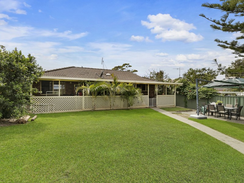 52 Woodlawn Drive, Budgewoi NSW 2262