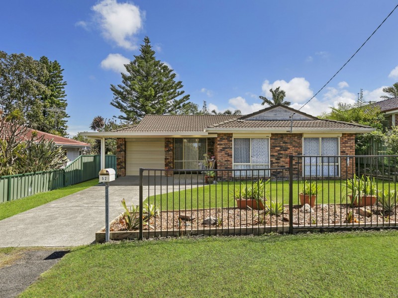 52 Woodlawn Drive, Budgewoi NSW 2262