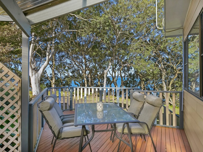 1 Parklake Close, Wyongah NSW 2259