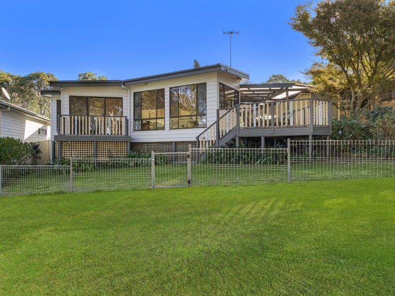 1 Parklake Close, Wyongah NSW 2259