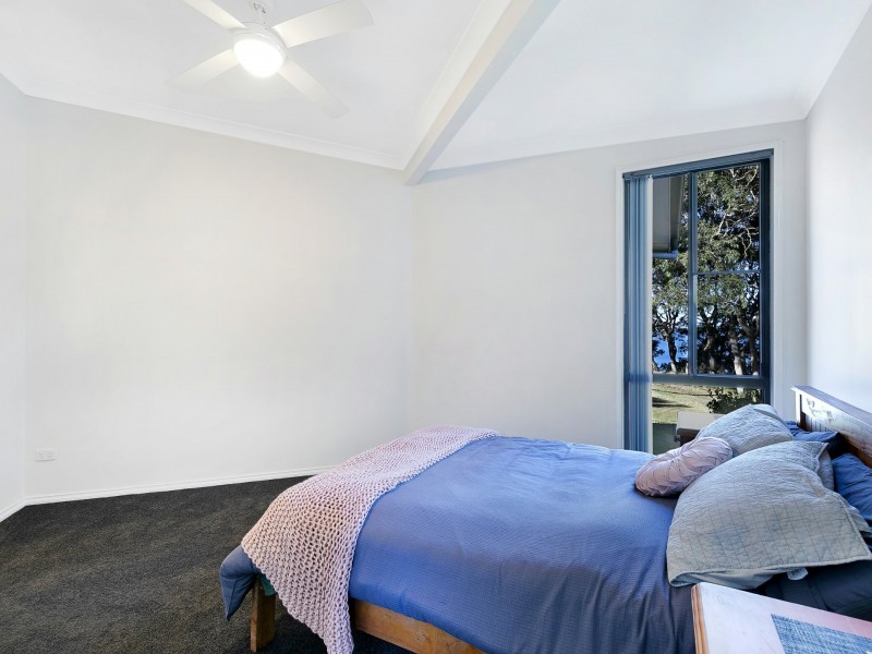 1 Parklake Close, Wyongah NSW 2259