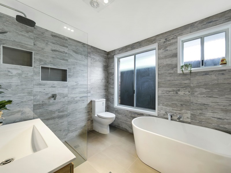 12 Lake Street, Wyee Point NSW 2259