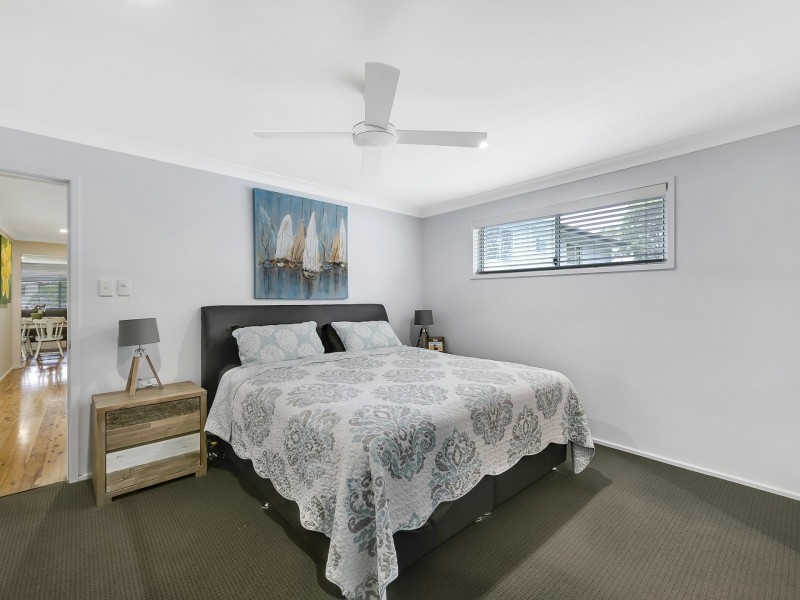 12 Lake Street, Wyee Point NSW 2259