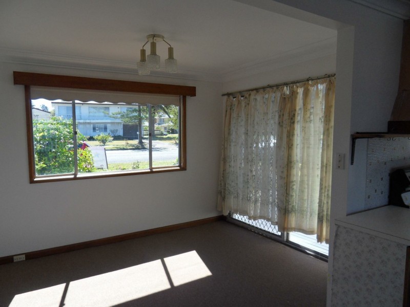 18 Marks Road, Gorokan NSW 2263