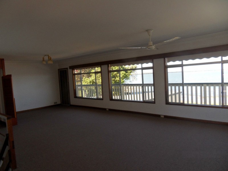 18 Marks Road, Gorokan NSW 2263