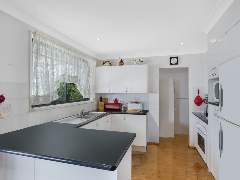 6 Hulani Street, Budgewoi NSW 2262