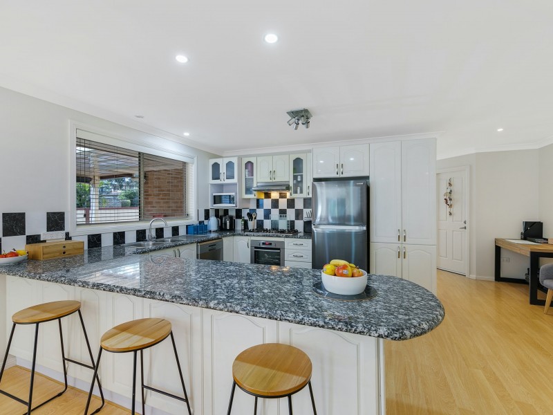 2 Heron Close, Watanobbi NSW 2259