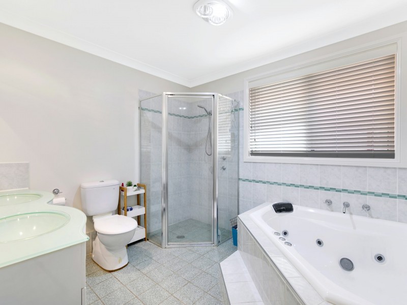 2 Heron Close, Watanobbi NSW 2259