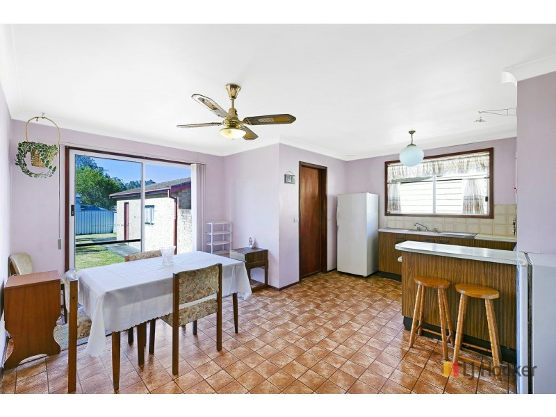 37 Delia Avenue, Budgewoi NSW 2262