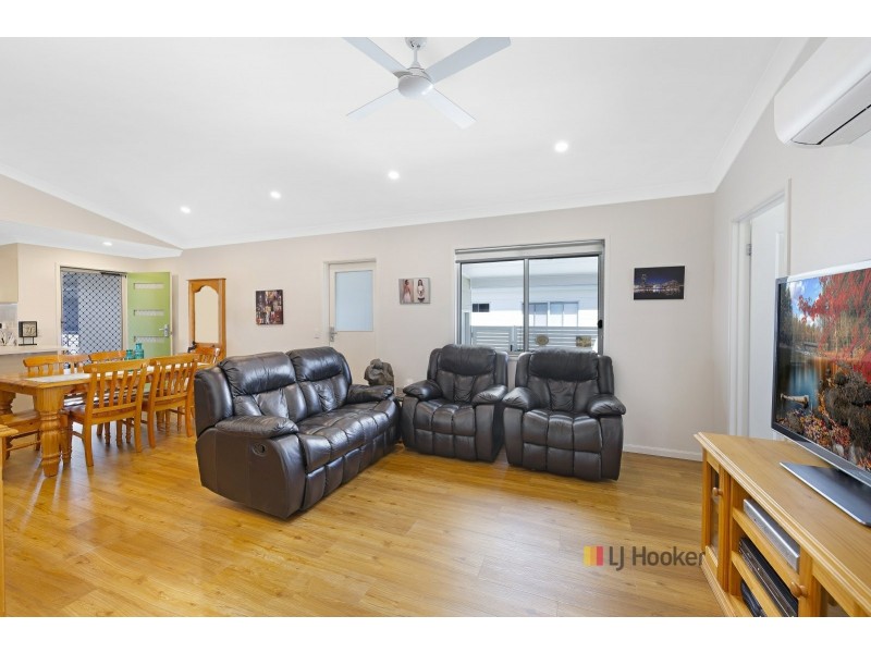 313/25 Mulloway Road, Chain Valley Bay NSW 2259