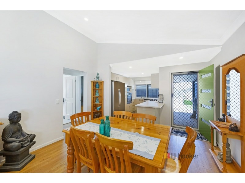 313/25 Mulloway Road, Chain Valley Bay NSW 2259