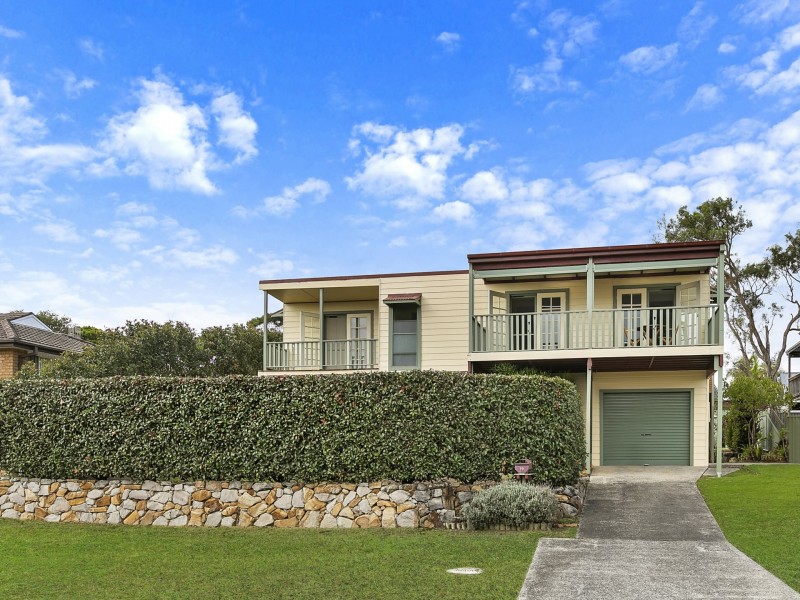 19 Kendall Crescent, Norah Head NSW 2263