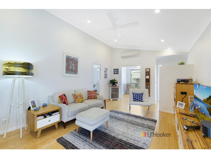 386/25 Mulloway Drive, Chain Valley Bay NSW 2259