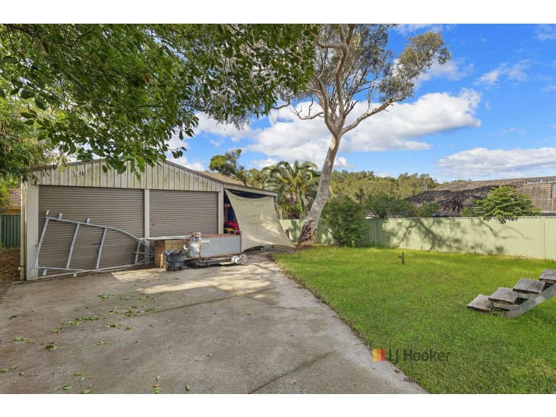 101 Elizabeth Bay Drive, Lake Munmorah NSW 2259