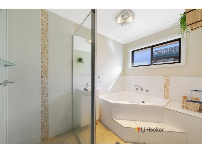 1 Ahina Avenue, Halekulani NSW 2262