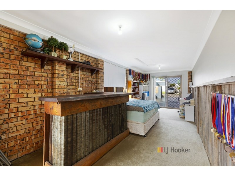 1 Ahina Avenue, Halekulani NSW 2262