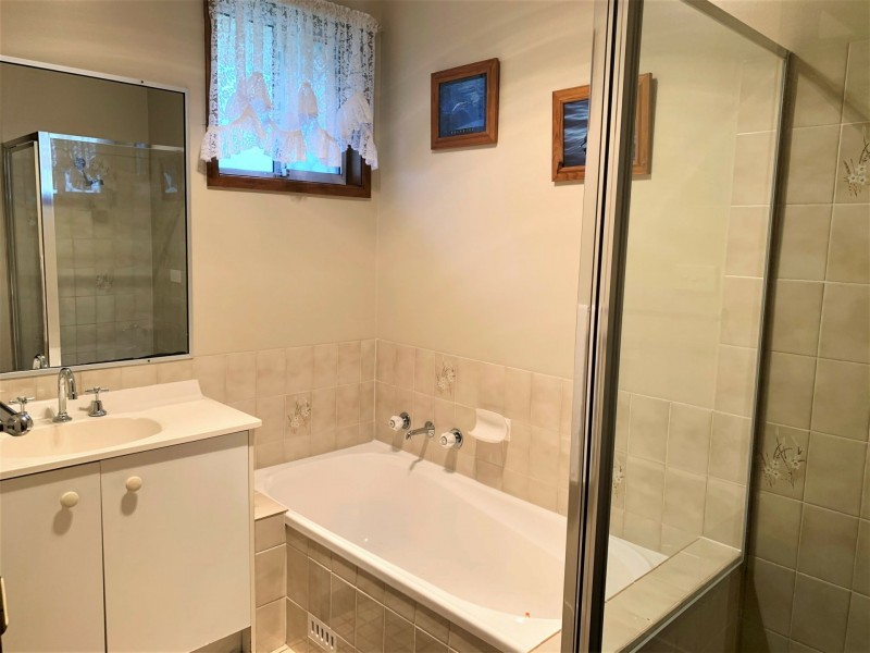 6 Canberry Close, Buff Point NSW 2262