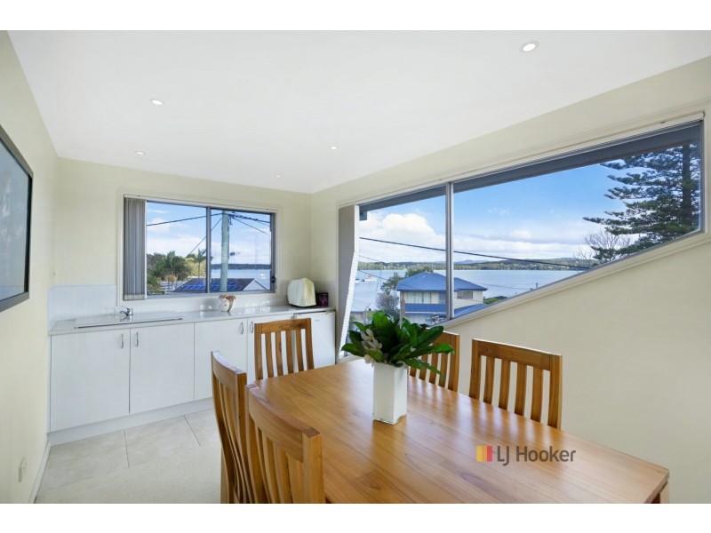 5 Peveril Street, Mannering Park NSW 2259