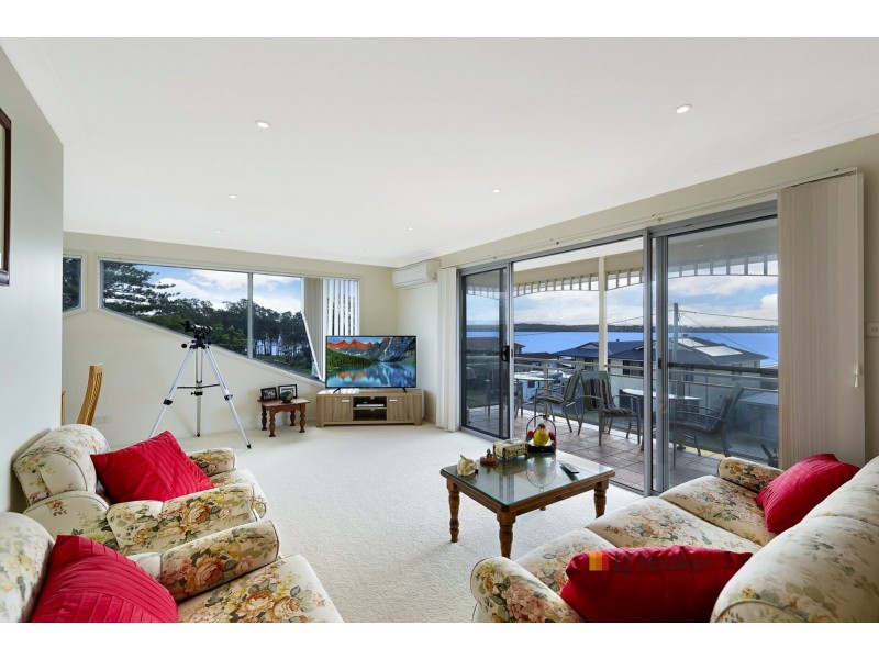 5 Peveril Street, Mannering Park NSW 2259