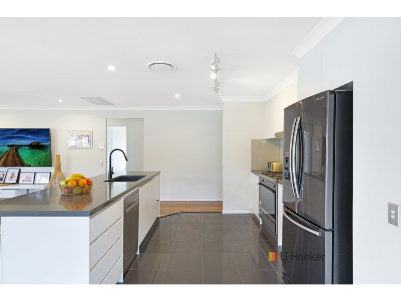 54 Scenic Circle, Budgewoi NSW 2262