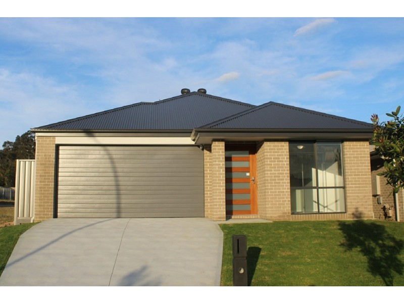 4 Bradman Drive, Woongarrah NSW 2259