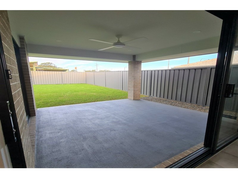 4 Bradman Drive, Woongarrah NSW 2259