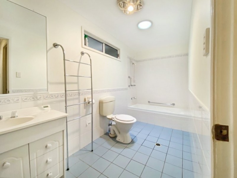 136/25 Mulloway Drive, Chain Valley Bay NSW 2259