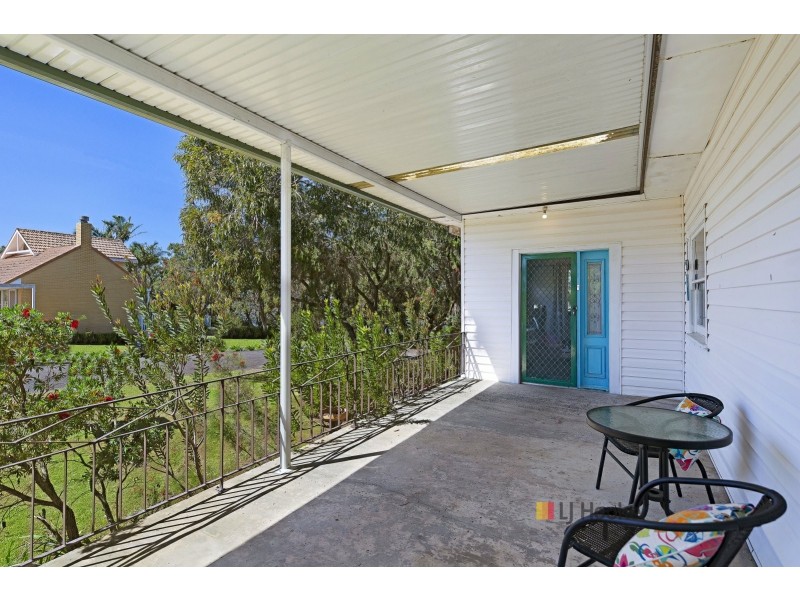 2b Harding Avenue, Lake Munmorah NSW 2259