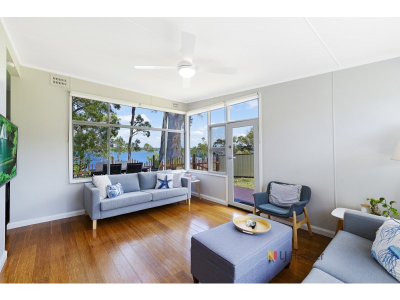 166 Buff Point Avenue, Buff Point NSW 2262