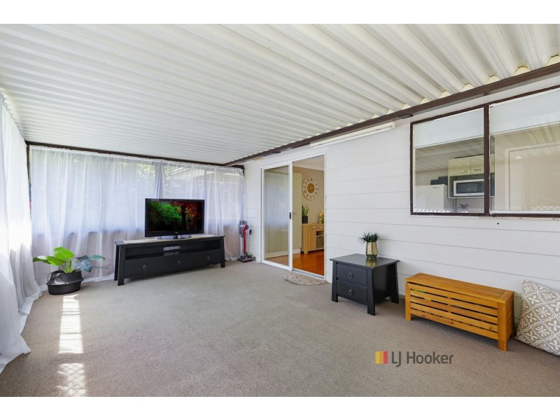7 Charmhaven Avenue, Charmhaven NSW 2263