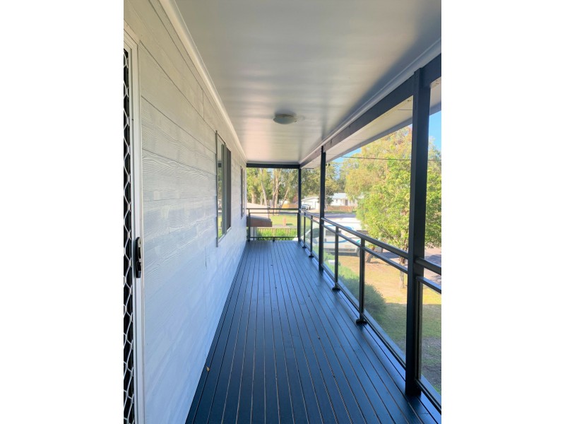 1/9 Tenth Avenue, Budgewoi NSW 2262