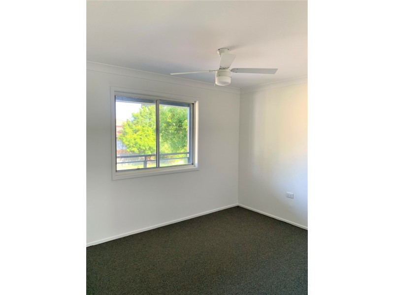 1/9 Tenth Avenue, Budgewoi NSW 2262