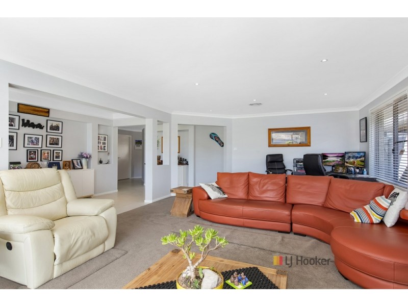 34 Wakool Crescent, Woongarrah NSW 2259