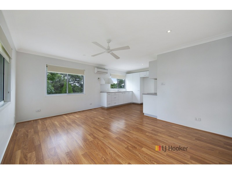 12 Kevin Street, Mannering Park NSW 2259