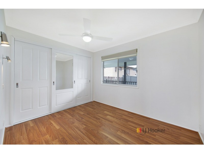12 Kevin Street, Mannering Park NSW 2259