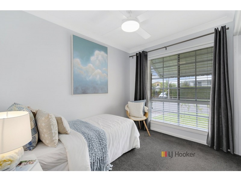 10 Deakin Avenue, Lake Munmorah NSW 2259