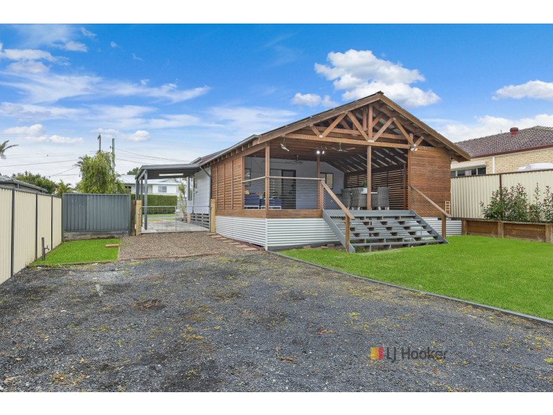 10 Deakin Avenue, Lake Munmorah NSW 2259